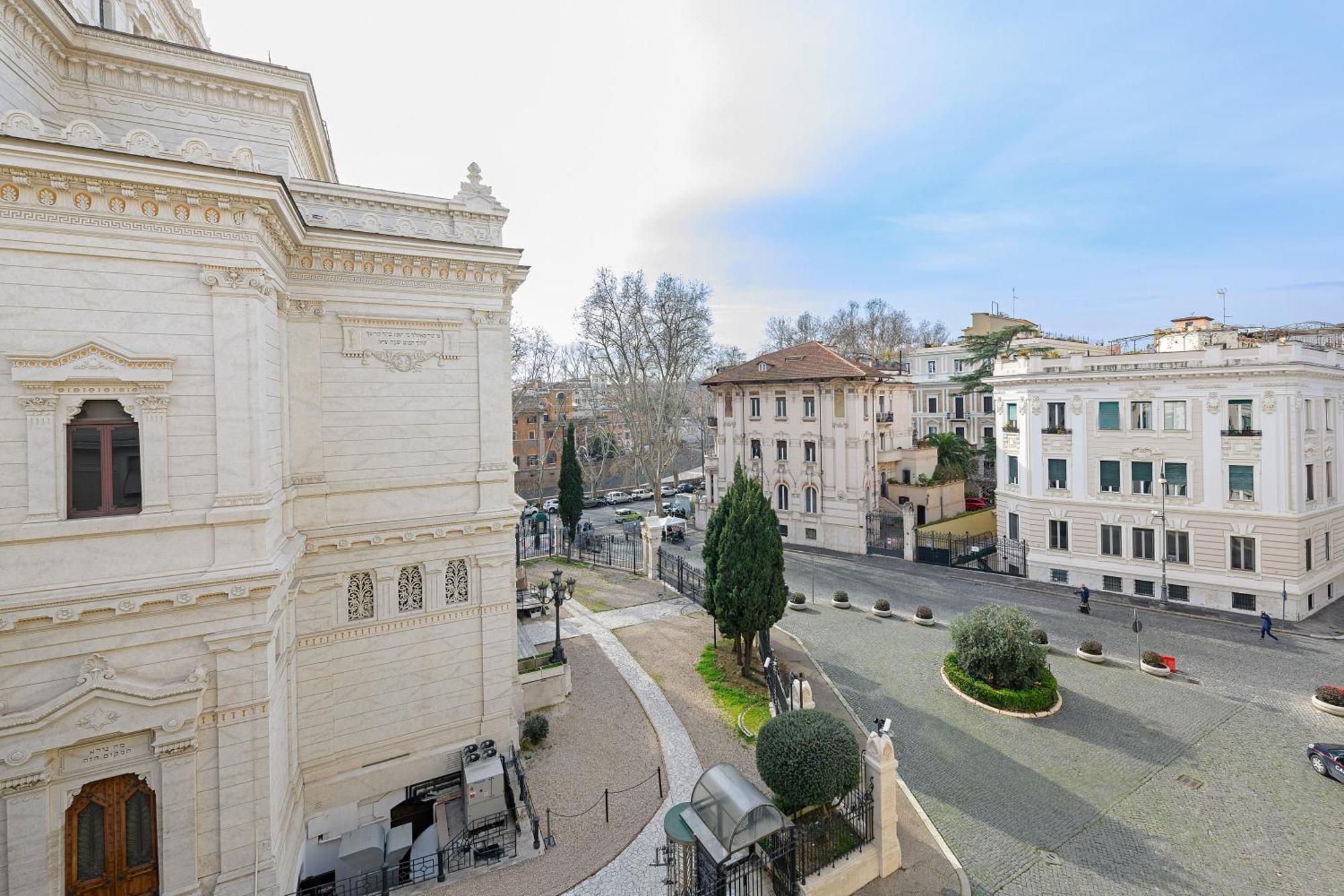 Moon River Luxury Roma
